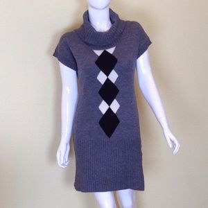 Knit Minded Sweater Dress Size XL Grey Black & White Argyle Accent Short Sleeve